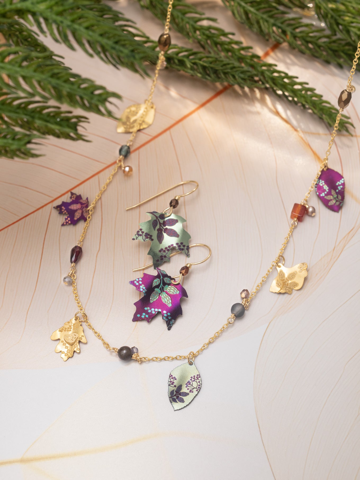 Charming Leaf Necklace C466714