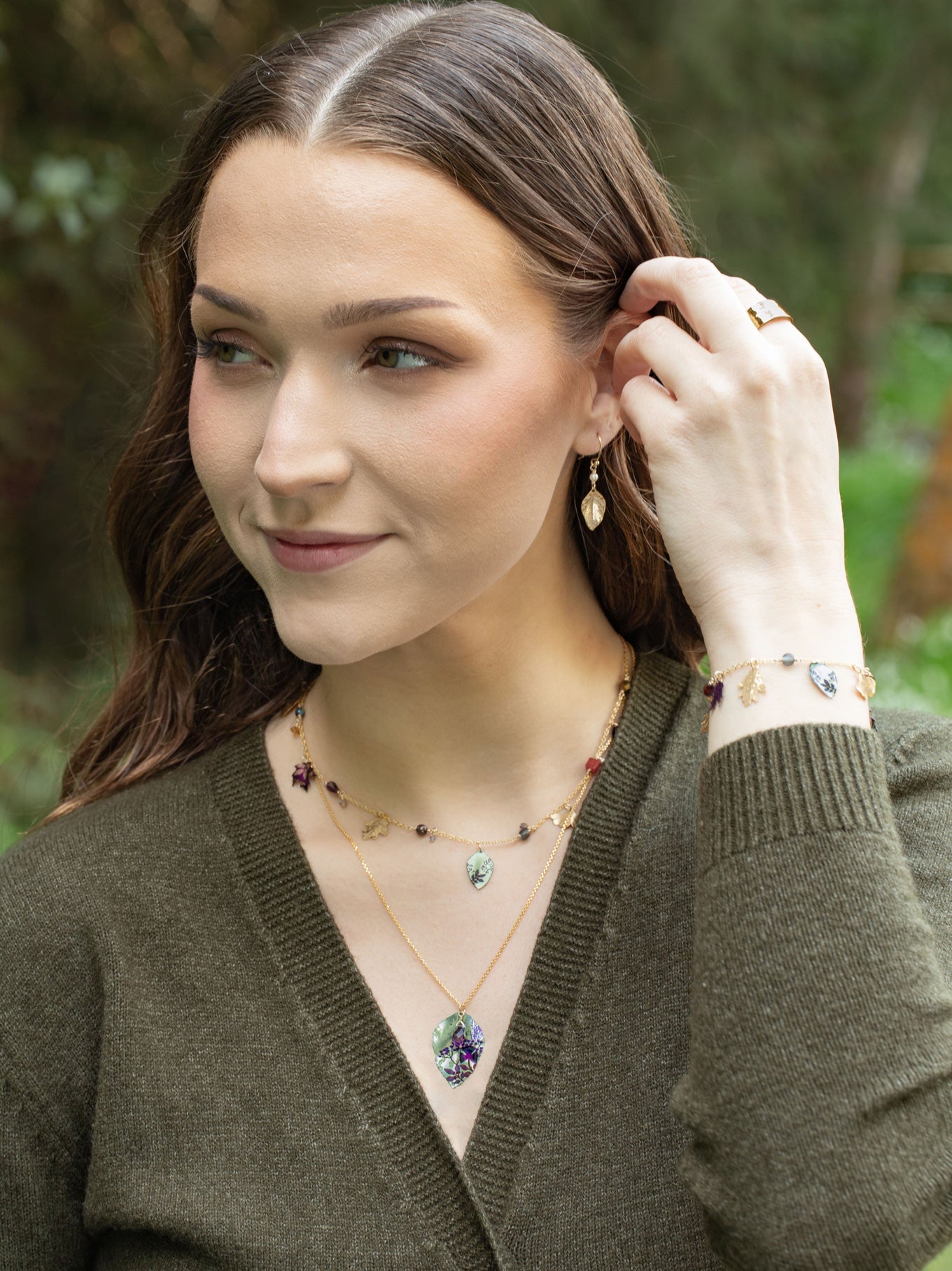 Charming Leaf Necklace C466542