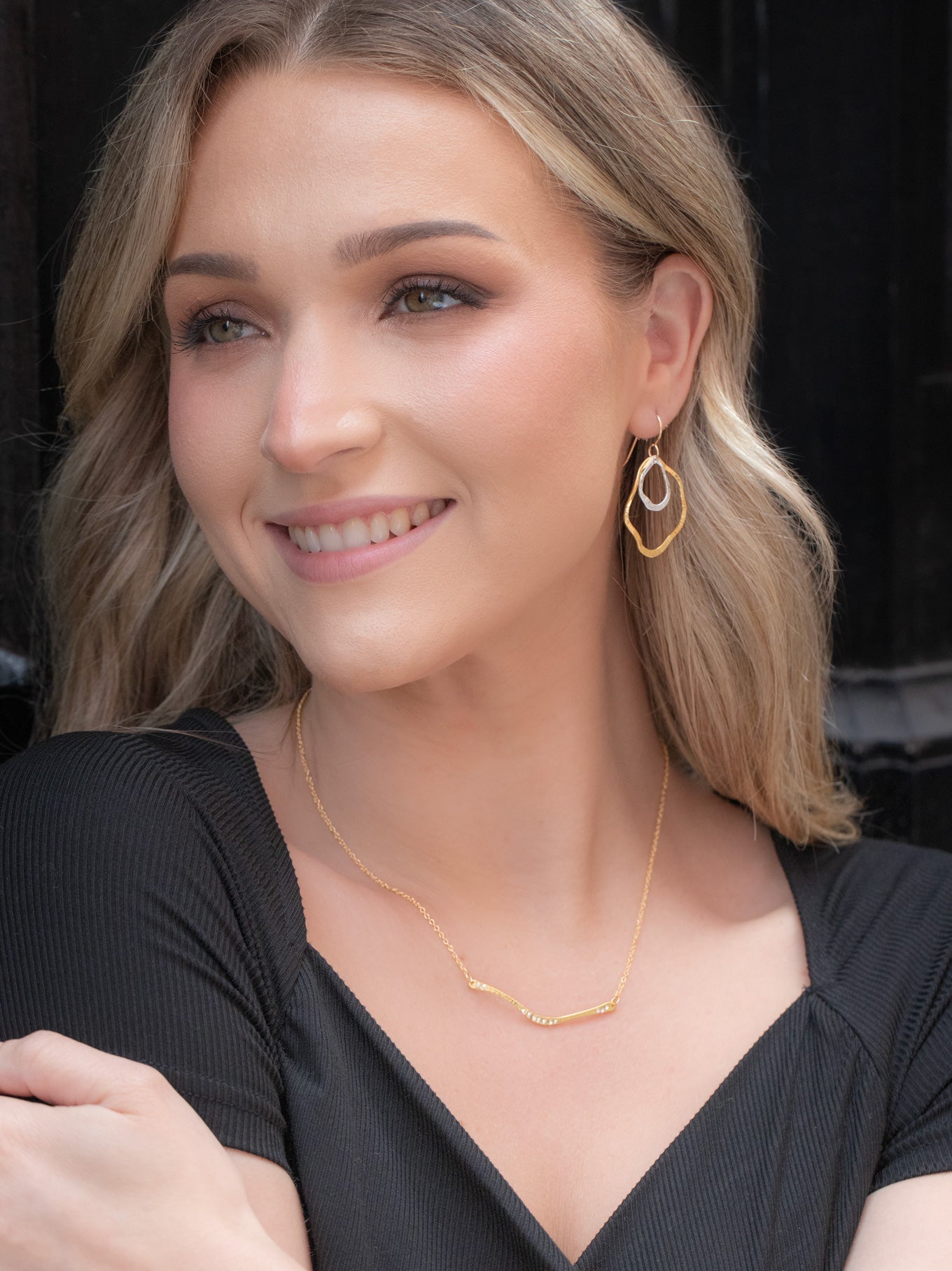 Zara Bar Necklace: Gold wave pendant with crystals – Holly Yashi