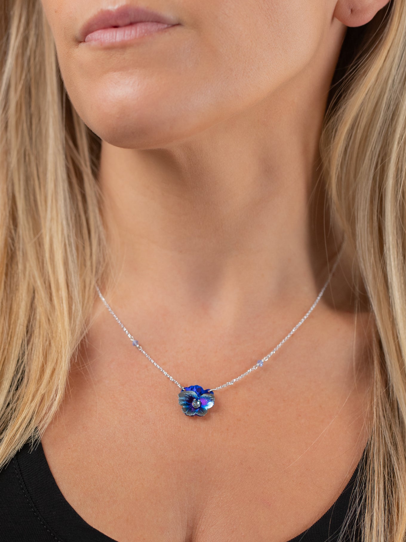 Garden Pansy Pendant Necklace C153004