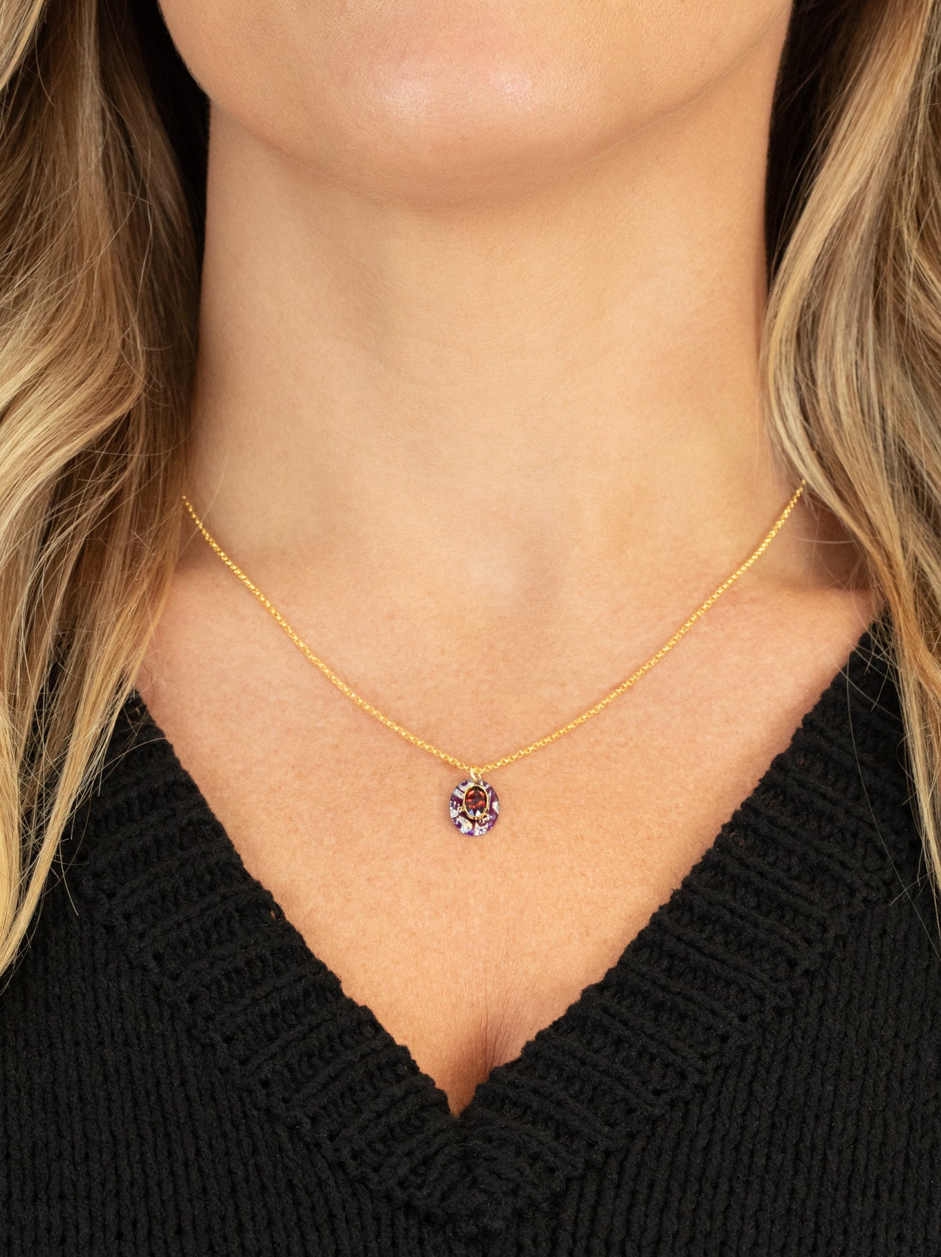 Gracie Oval Pendant Necklace C466242