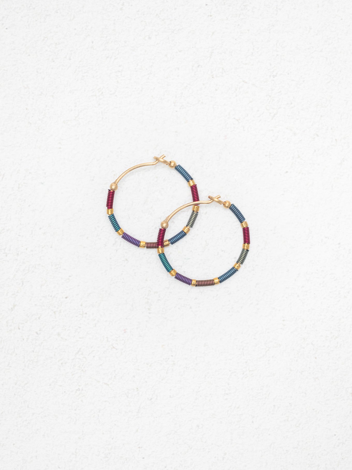 Sierra Hoop Earrings | Gold & Niobium Coil Statement Hoops – Holly