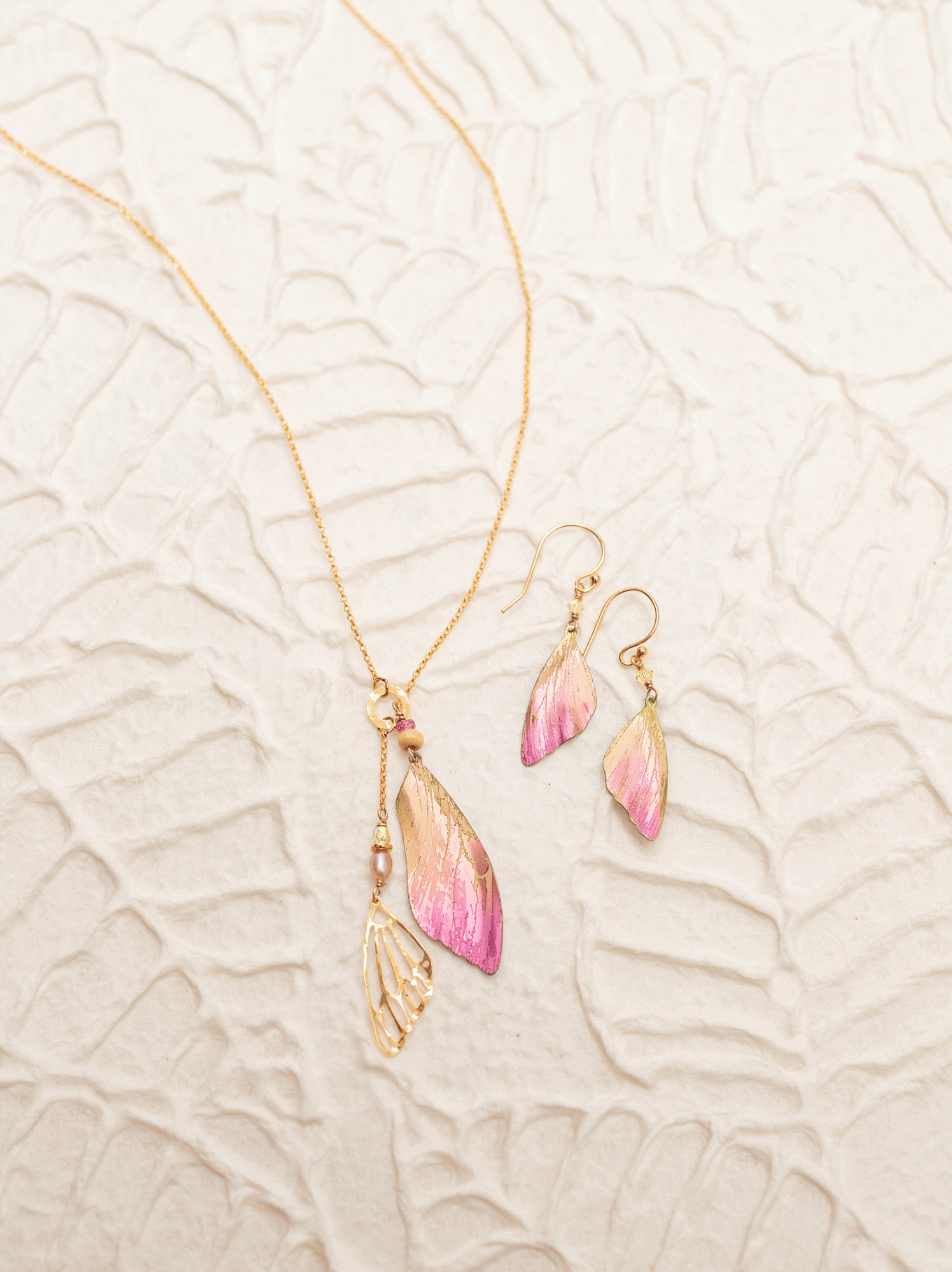 Flutterby Lariat Necklace C147373