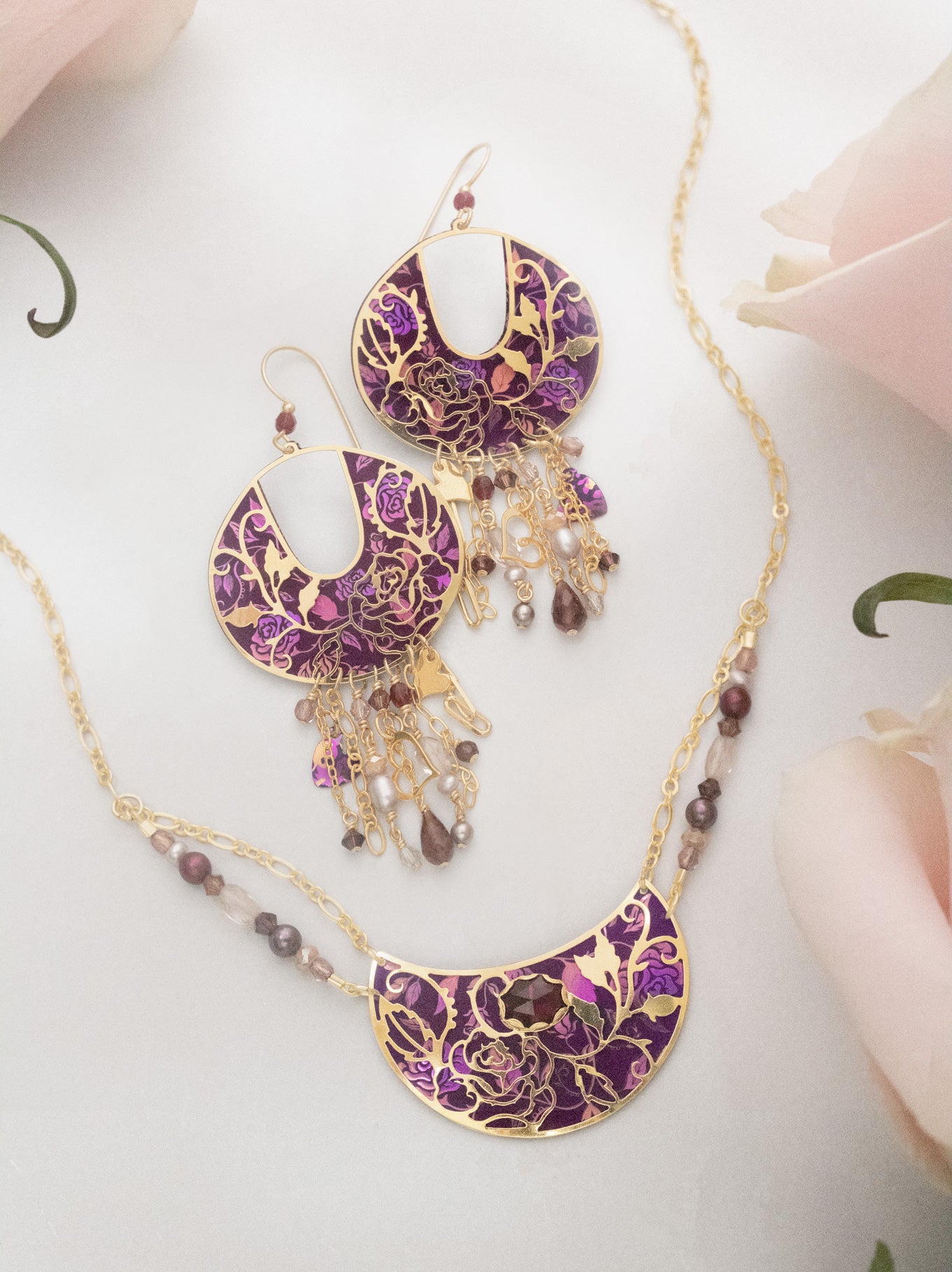 Climbing Rose Necklace C666032