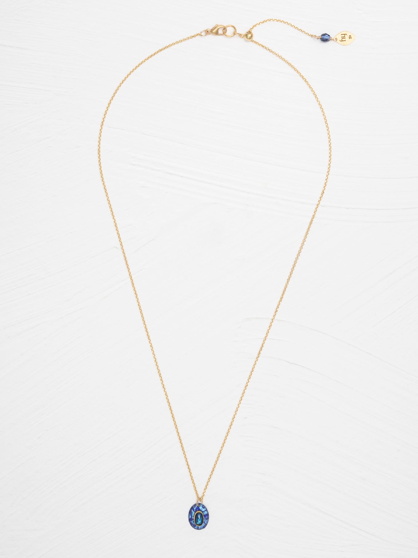 Gracie Oval Pendant Necklace C450889