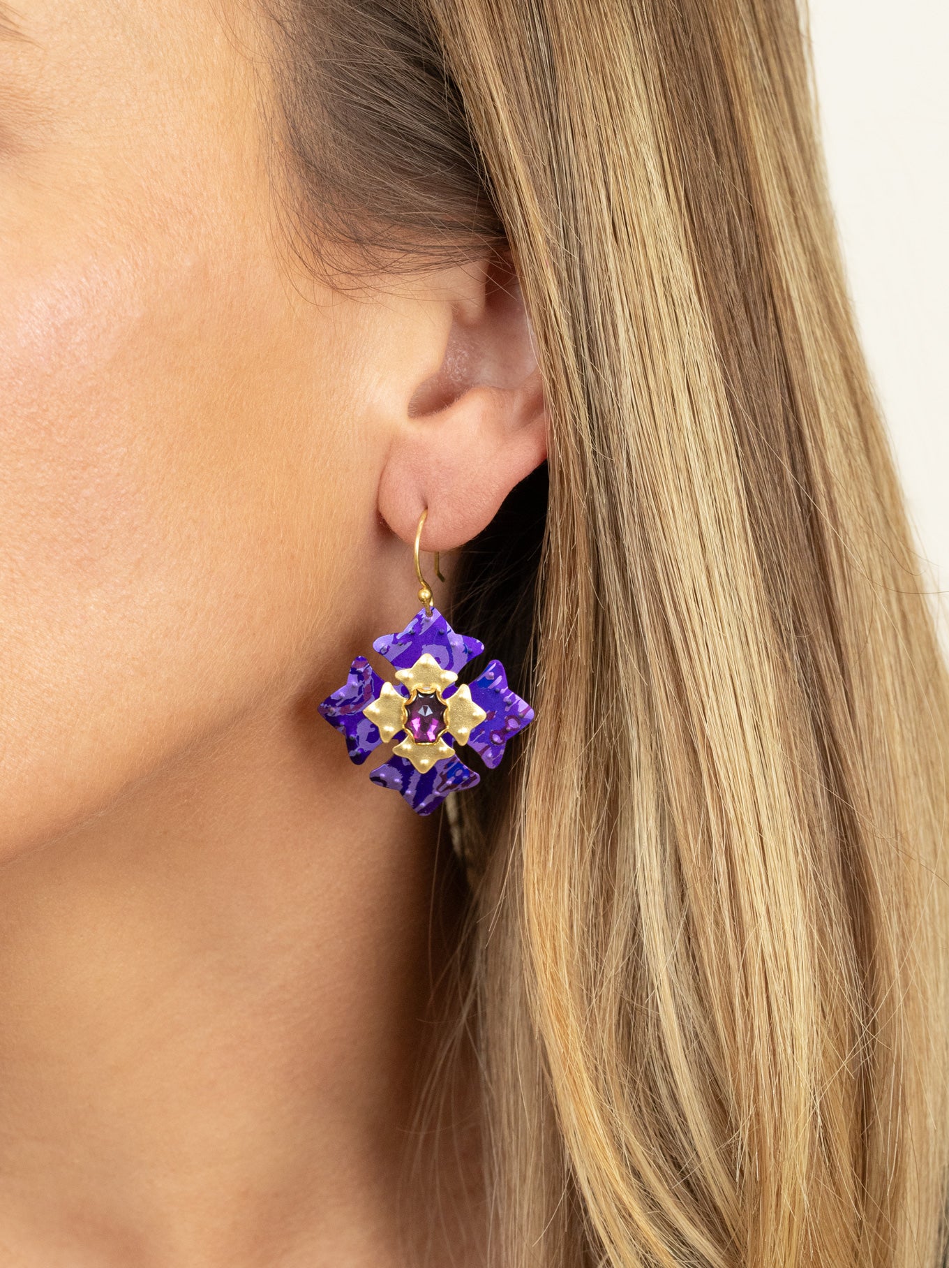 Elizabeth Large Medallion Earrings C466256