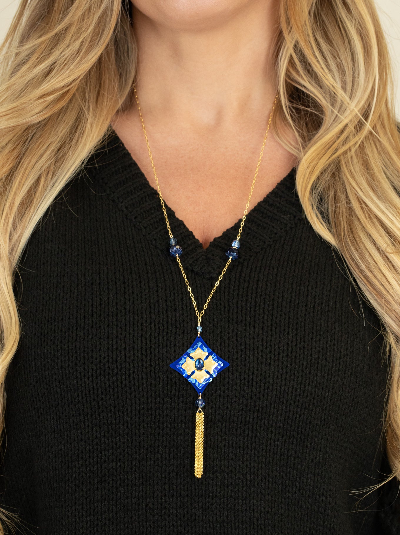 Elizabeth Medallion Necklace C466260