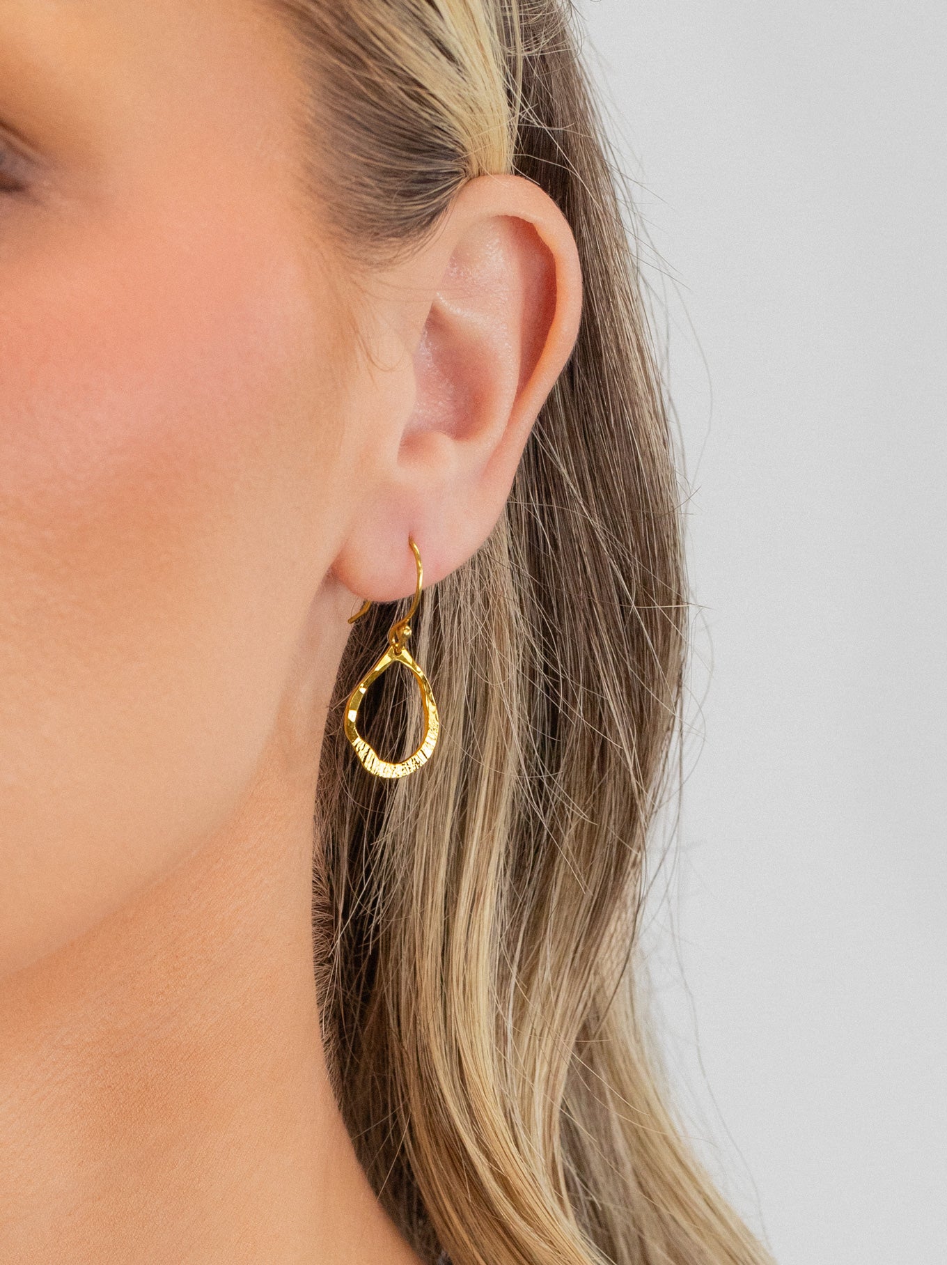 Nina Earrings C260220