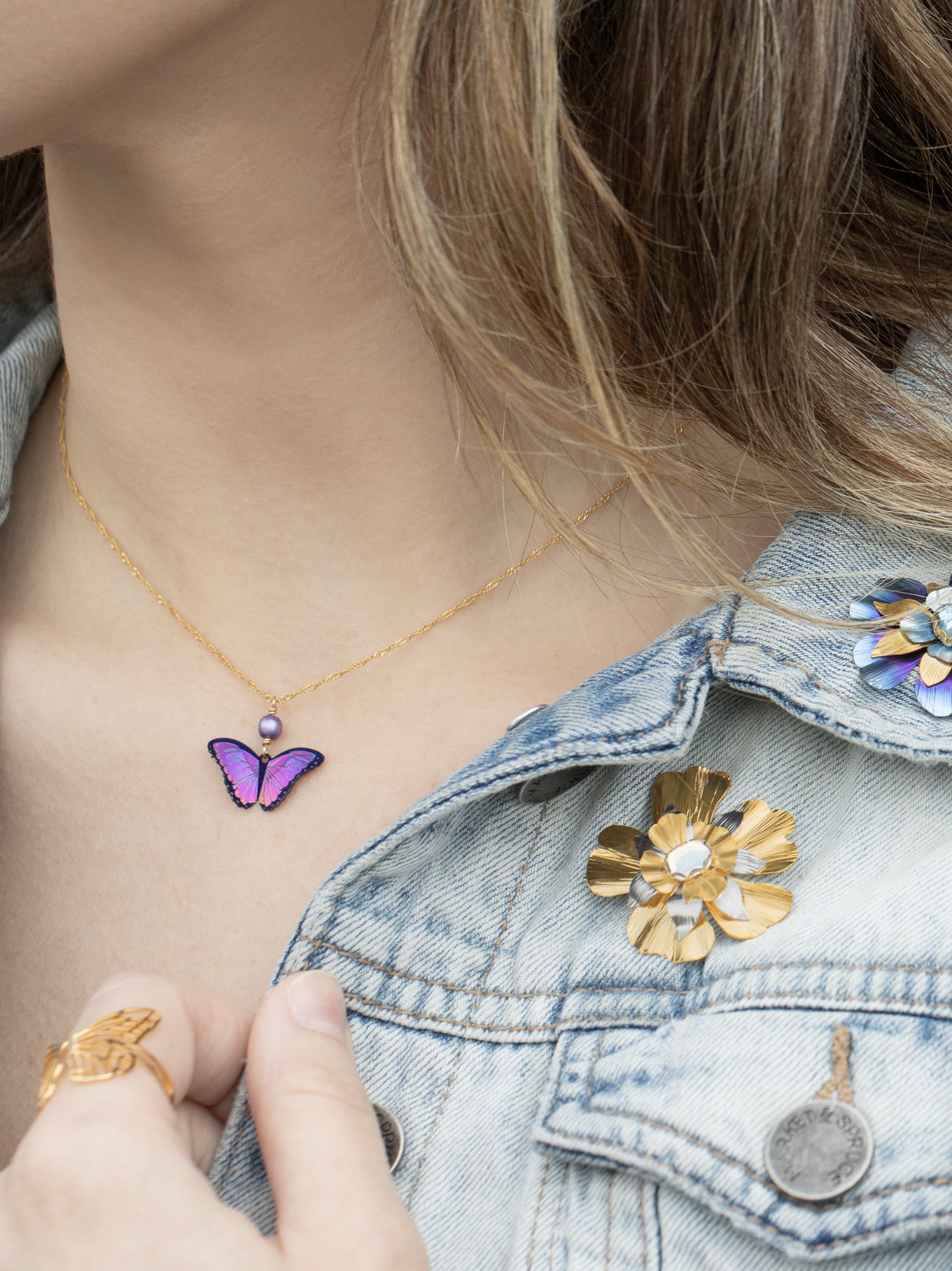 Bella Butterfly Pendant Necklace C669521